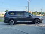 Used 2017 Chrysler Pacifica Limited w/ UConnect Theater Package image 4