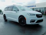 Used 2022 Chrysler Pacifica Touring-L image 2