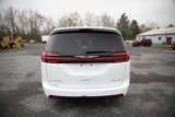 Used 2022 Chrysler Pacifica Limited image 4
