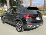 Used 2022 Volkswagen Taos SE image 2