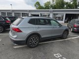 Used 2021 Volkswagen Tiguan SE w/ Panoramic Sunroof Package image 2