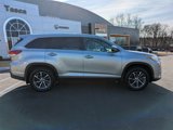 Used 2019 Toyota Highlander XLE image 2
