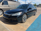 Used 2017 Honda Accord Touring image 2