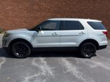 Used 2017 Ford Explorer XLT w/ Equipment Group 202A image 4