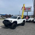 Used 2014 Toyota Tacoma 4x4 Regular Cab image 2