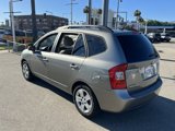 Used 2009 Kia Rondo LX image 4