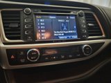 Used 2016 Toyota Highlander XLE image 3