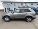Used 2015 Kia Sorento LX image 3