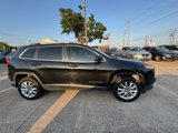Used 2015 Jeep Cherokee Limited w/ Luxury Group image 4