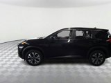 Used 2023 Nissan Rogue SV image 2