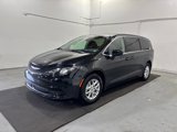 Used 2022 Chrysler Voyager LX image 4