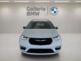 Used 2023 Chrysler Pacifica Limited image 3