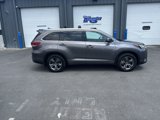 Used 2017 Toyota Highlander AWD V6 image 2