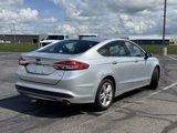 Used 2018 Ford Fusion SE image 2
