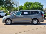 Certified 2022 Chrysler Pacifica Touring-L image 4