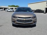 Used 2018 Chevrolet Malibu LT w/ Driver Confidence Package image 3