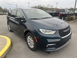 New 2025 Chrysler Pacifica Select image 4
