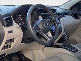 Used 2018 Nissan Rogue Sport SV image 2