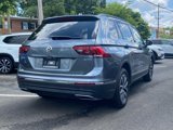 Used 2020 Volkswagen Tiguan SE image 2