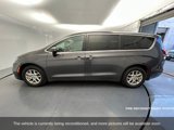 Used 2023 Chrysler Pacifica Touring-L image 4