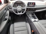 Used 2022 Nissan Rogue SV w/ SV Premium Package image 2