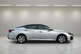 Used 2023 Nissan Altima 2.5 S image 2