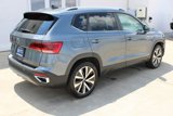 Certified 2022 Volkswagen Taos SE w/ Panoramic Sunroof Package image 6