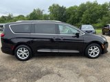 Used 2017 Chrysler Pacifica Touring-L Plus w/ Tire & Wheel Group image 6