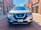 Used 2017 Nissan Rogue SV image 2