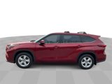 Used 2022 Toyota Highlander LE image 5