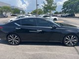 Used 2020 Nissan Altima 2.0 Platinum image 2