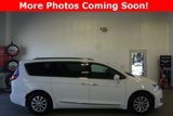 Used 2018 Chrysler Pacifica Touring-L w/ Premium Audio Group image 2