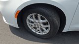 Used 2023 Chrysler Pacifica Touring-L image 3