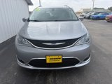 Used 2020 Chrysler Pacifica Touring-L image 4