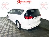 Used 2018 Chrysler Pacifica Touring image 5