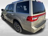 Used 2017 Lincoln Navigator Select image 4
