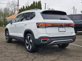 New 2025 Volkswagen Taos SE image 3