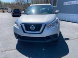 Used 2019 Nissan Kicks SV image 2