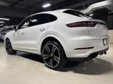 Used 2022 Porsche Cayenne Platinum Edition image 2