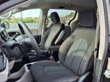 Used 2022 Chrysler Voyager LX image 3