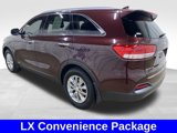 Used 2017 Kia Sorento LX w/ LX Convenience Package image 4