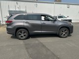 Used 2019 Toyota Highlander LE image 2