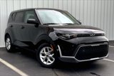 Used 2023 Kia Soul LX w/ LX Technology Package image 2