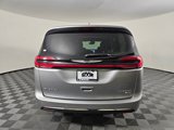 Used 2021 Chrysler Pacifica Limited image 5