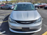 Used 2017 Chrysler Pacifica Touring image 2