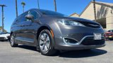 Used 2018 Chrysler Pacifica Limited image 5
