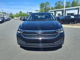 Used 2024 Volkswagen Jetta SE w/ Panoramic Sunroof Package image 2