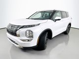 Used 2023 Mitsubishi Outlander SE image 3