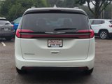 Used 2022 Chrysler Pacifica Touring-L image 4