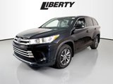 Used 2017 Toyota Highlander XLE image 3